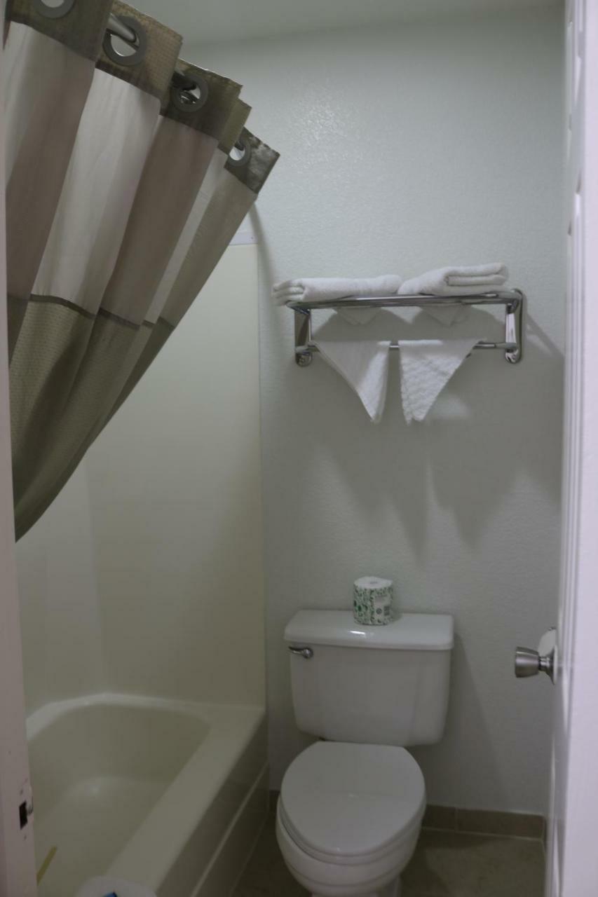Heritage Inn & Suites El Dorado Esterno foto