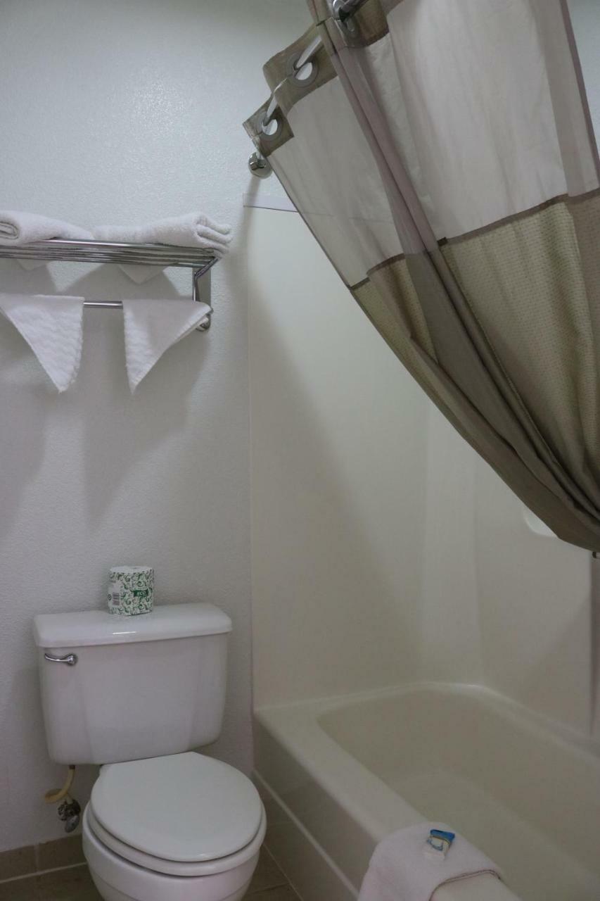 Heritage Inn & Suites El Dorado Esterno foto
