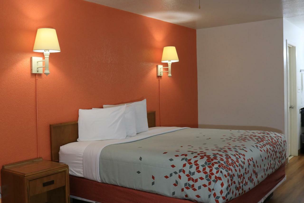 Heritage Inn & Suites El Dorado Esterno foto