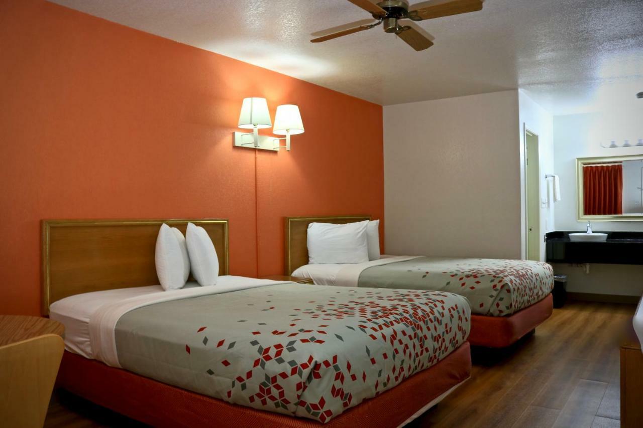 Heritage Inn & Suites El Dorado Esterno foto